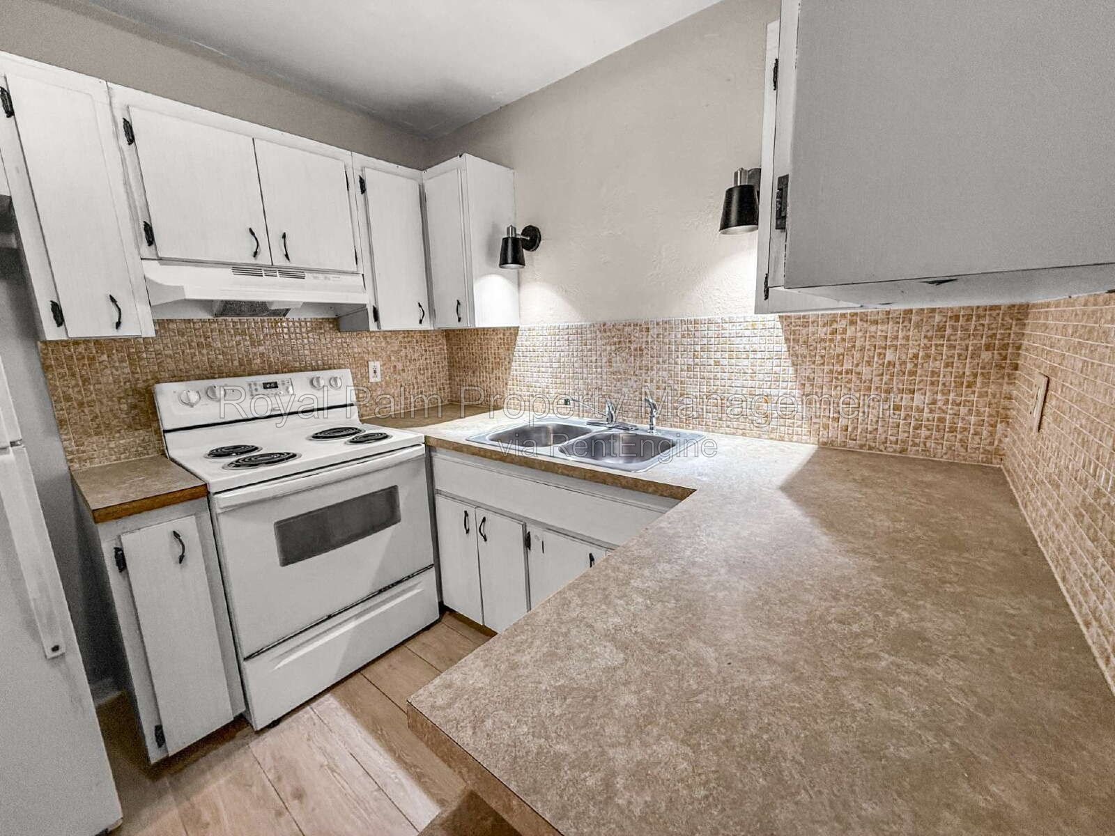Finally, a Rental That Gets It Right – 2 Bed / 1 Bath + Washer & Dryer | 3744 Estelle Ave property image