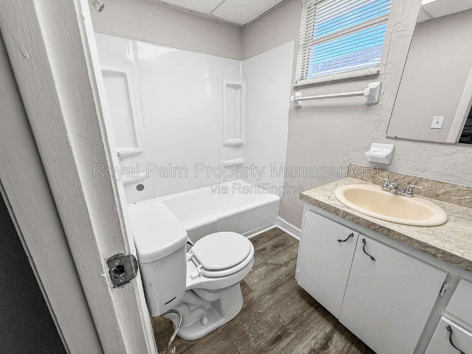 Finally, a Rental That Gets It Right – 2 Bed / 1 Bath + Washer & Dryer | 3744 Estelle Ave property image