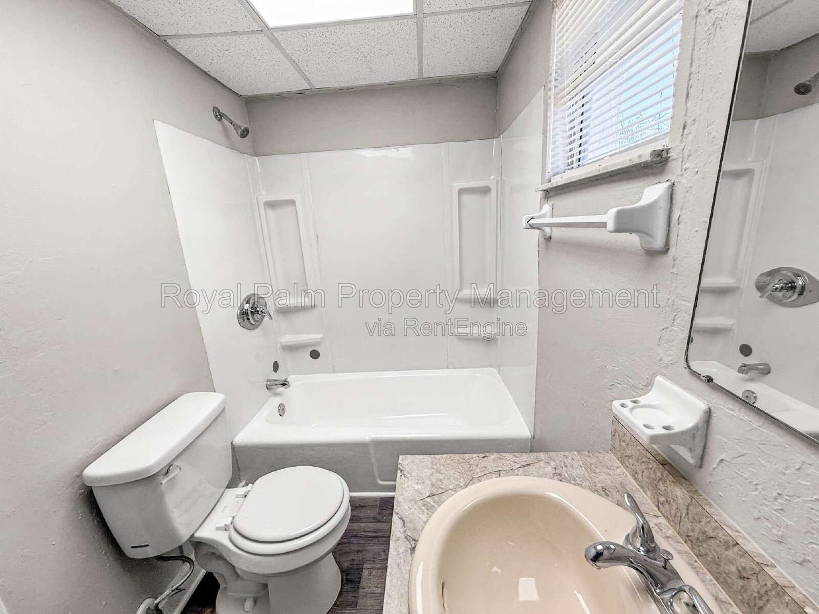 Finally, a Rental That Gets It Right – 2 Bed / 1 Bath + Washer & Dryer | 3744 Estelle Ave property image