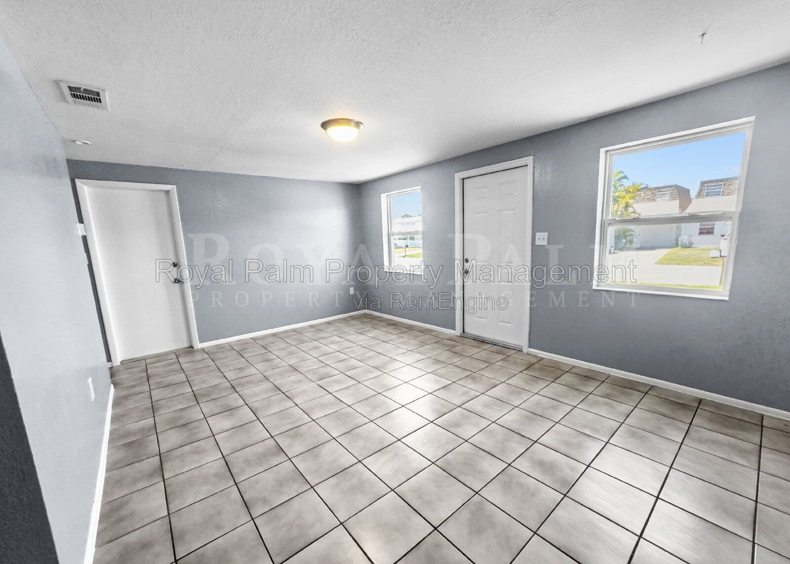 Fort Myers Found: 2/1 With a Garage and Absolutely Zero Red Flags - 6617 Warwick Circle property image