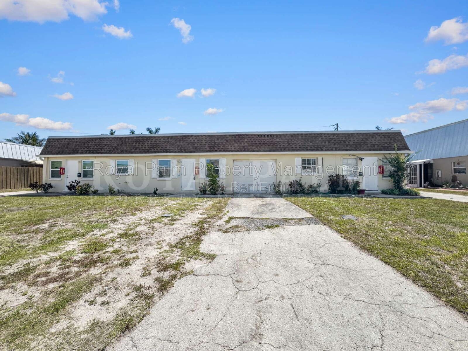 Fort Myers Found: 2/1 With a Garage and Absolutely Zero Red Flags - 6617 Warwick Circle property image