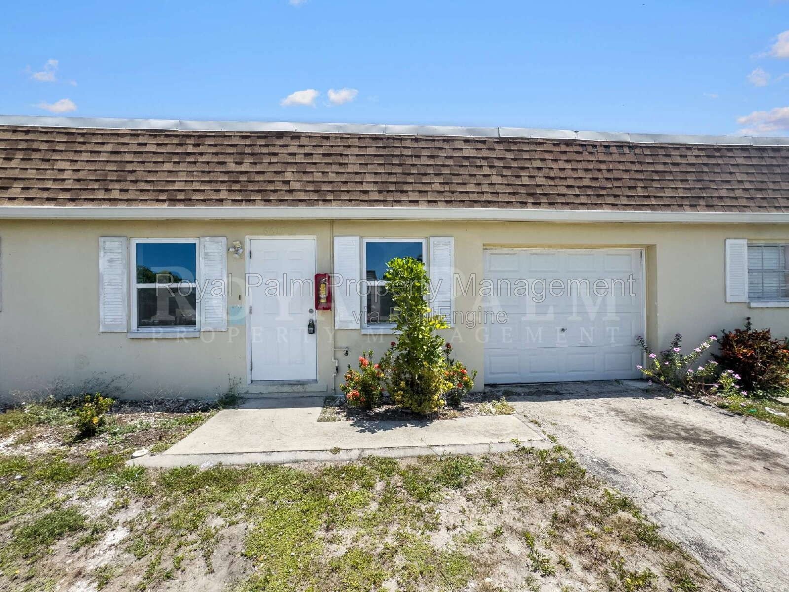 Fort Myers Found: 2/1 With a Garage and Absolutely Zero Red Flags - 6617 Warwick Circle property image