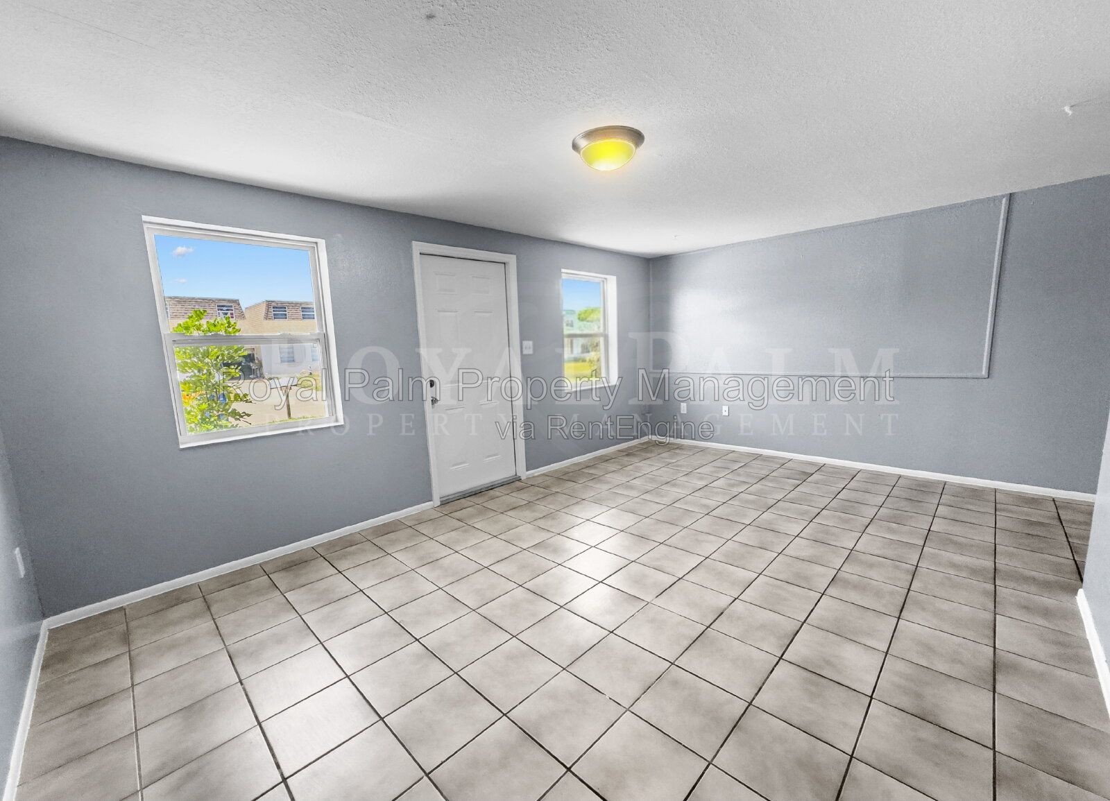 Fort Myers Found: 2/1 With a Garage and Absolutely Zero Red Flags - 6617 Warwick Circle property image
