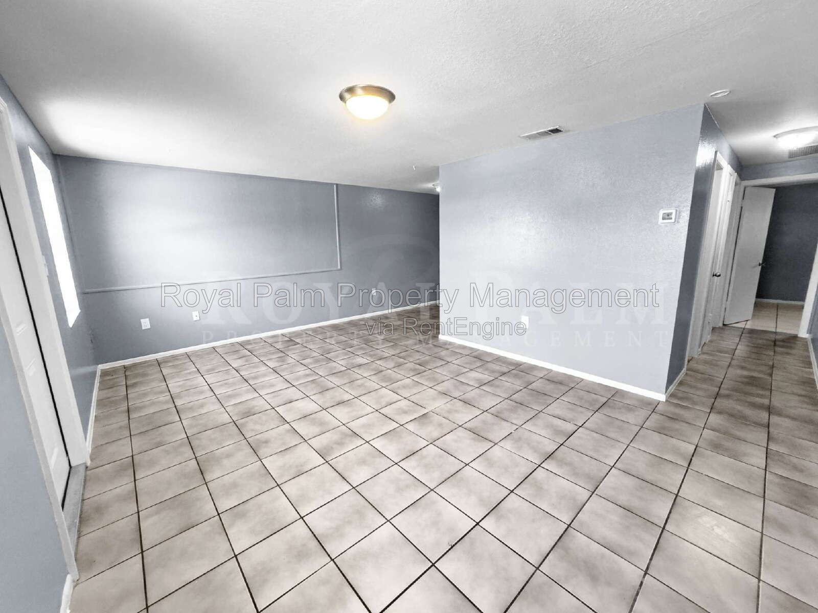 Fort Myers Found: 2/1 With a Garage and Absolutely Zero Red Flags - 6617 Warwick Circle property image