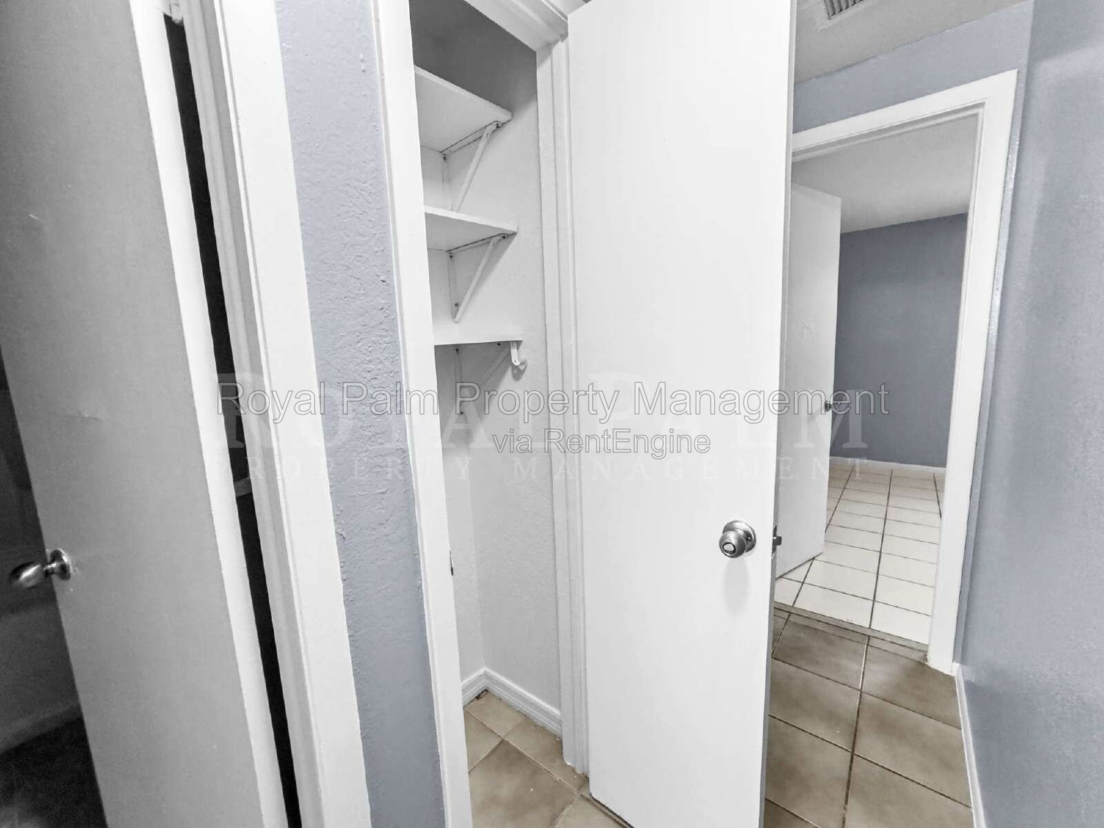 Fort Myers Found: 2/1 With a Garage and Absolutely Zero Red Flags - 6617 Warwick Circle property image