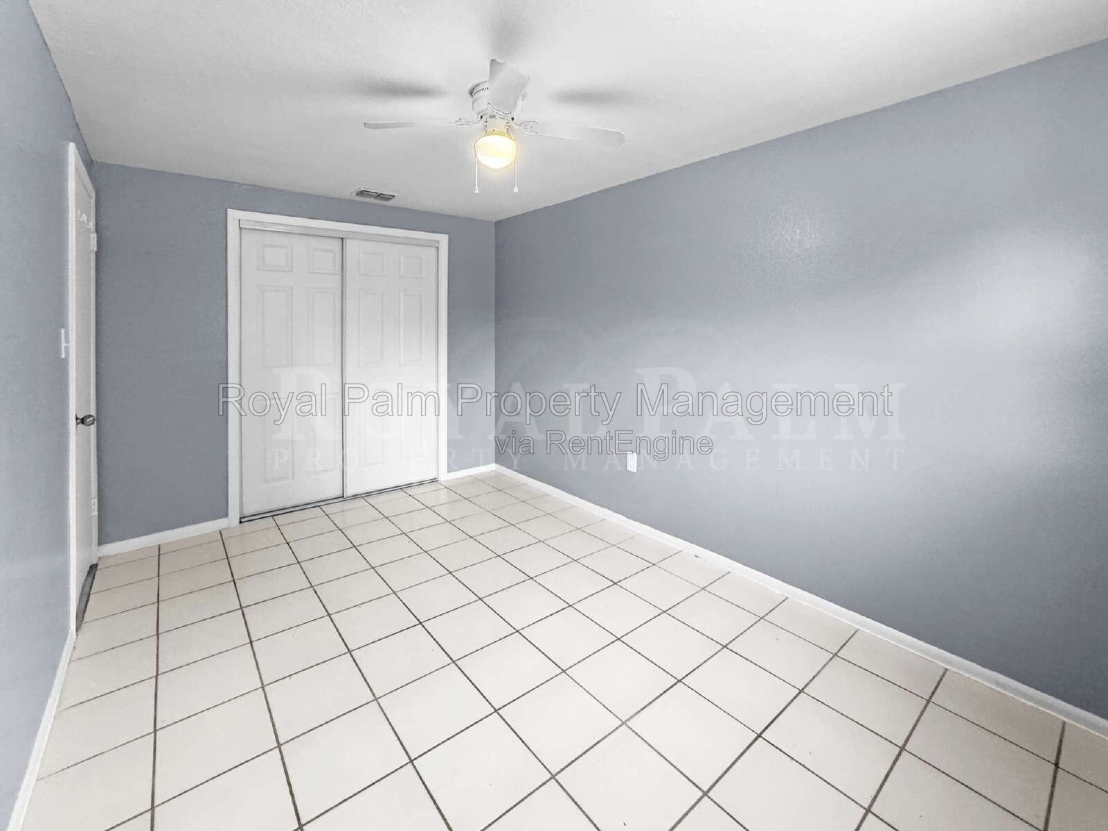 Fort Myers Found: 2/1 With a Garage and Absolutely Zero Red Flags - 6617 Warwick Circle property image