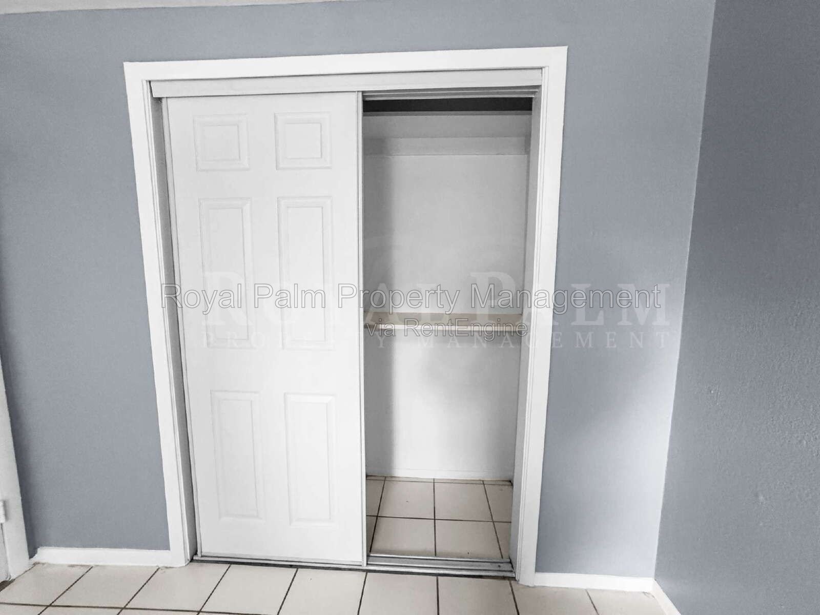Fort Myers Found: 2/1 With a Garage and Absolutely Zero Red Flags - 6617 Warwick Circle property image