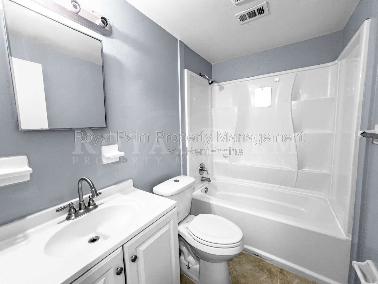 Fort Myers Found: 2/1 With a Garage and Absolutely Zero Red Flags - 6617 Warwick Circle property image