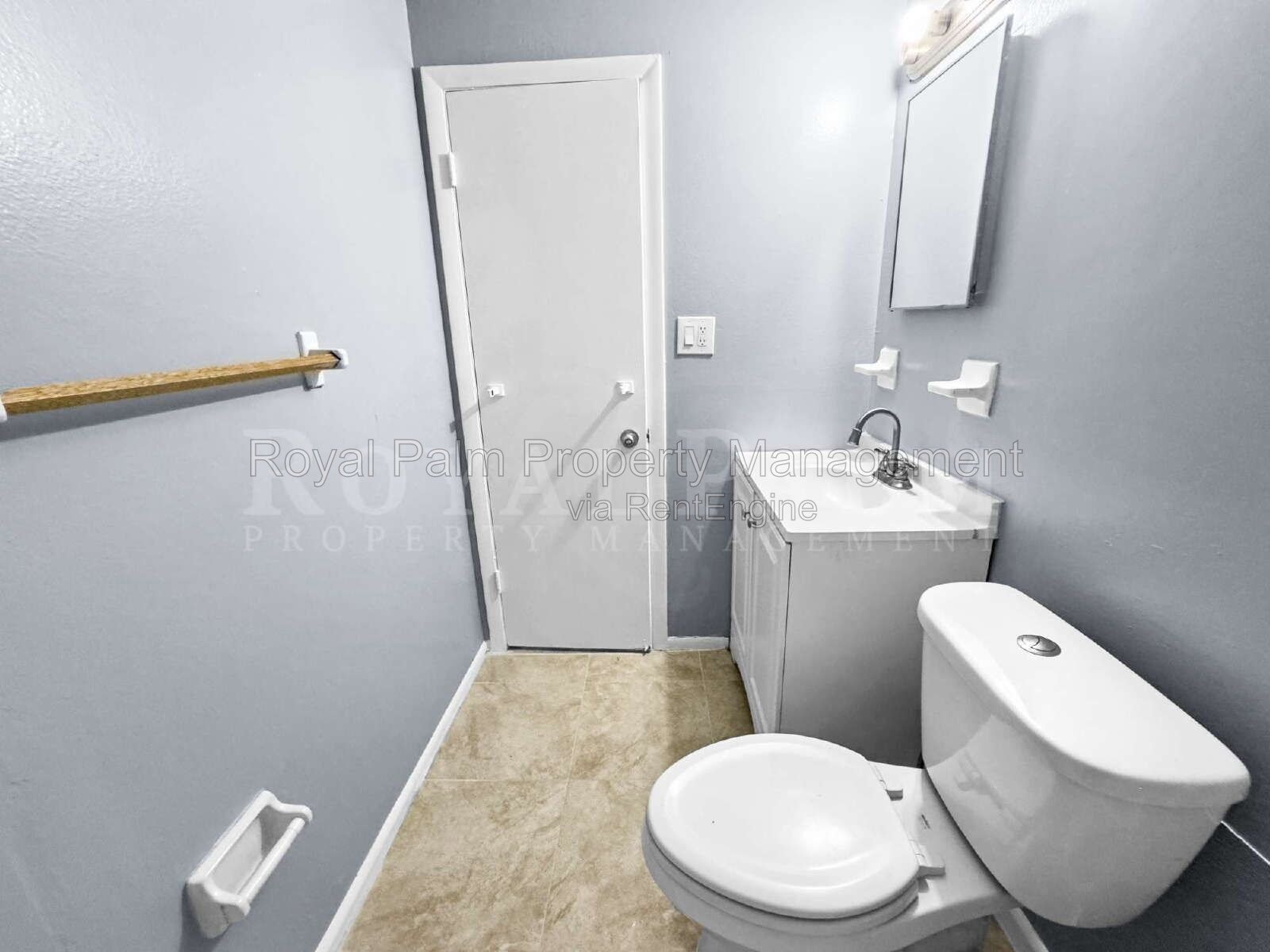 Fort Myers Found: 2/1 With a Garage and Absolutely Zero Red Flags - 6617 Warwick Circle property image