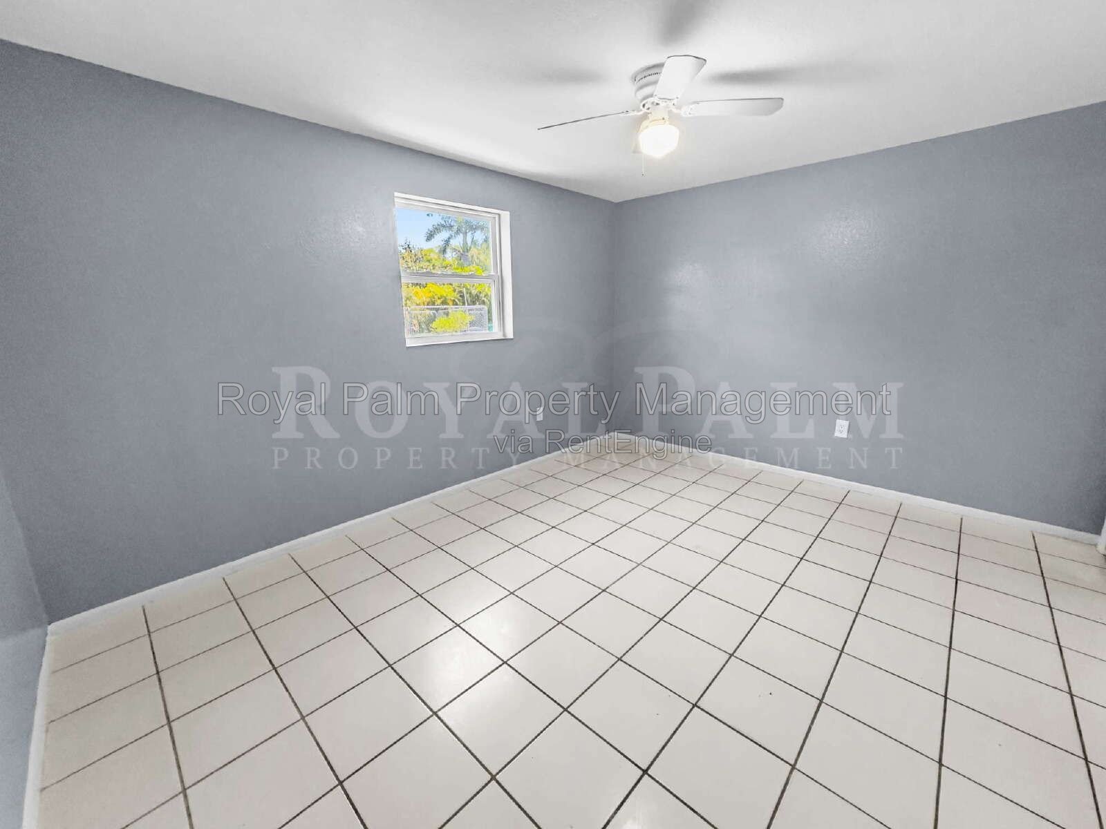 Fort Myers Found: 2/1 With a Garage and Absolutely Zero Red Flags - 6617 Warwick Circle property image