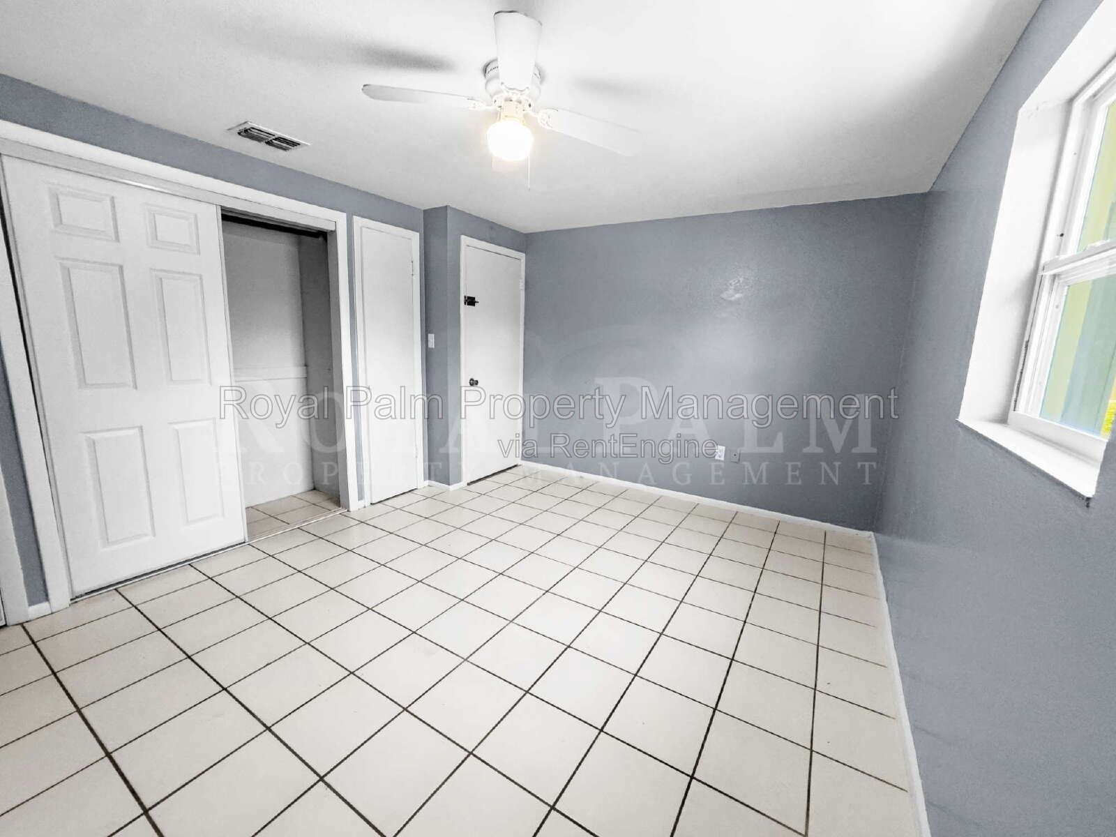 Fort Myers Found: 2/1 With a Garage and Absolutely Zero Red Flags - 6617 Warwick Circle property image