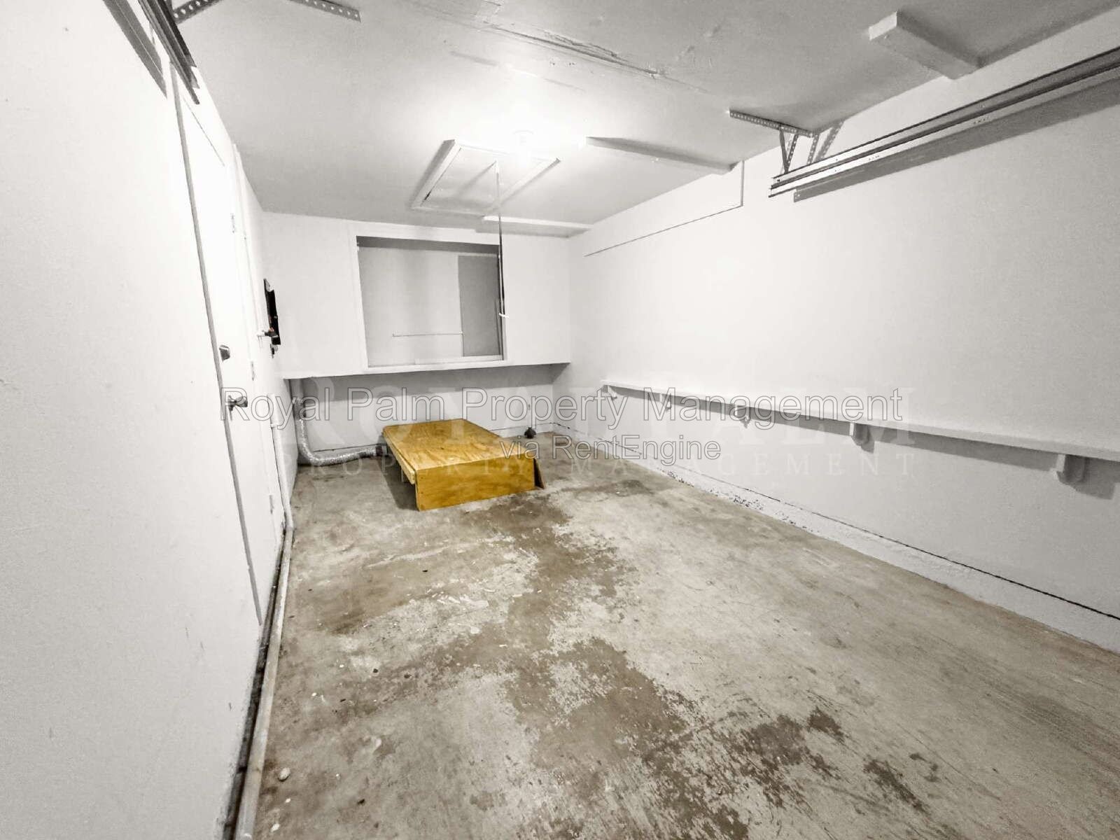 Fort Myers Found: 2/1 With a Garage and Absolutely Zero Red Flags - 6617 Warwick Circle property image