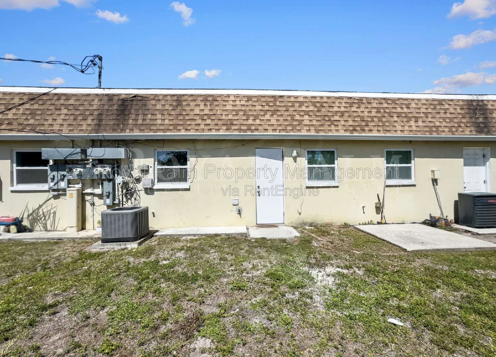 Fort Myers Found: 2/1 With a Garage and Absolutely Zero Red Flags - 6617 Warwick Circle property image