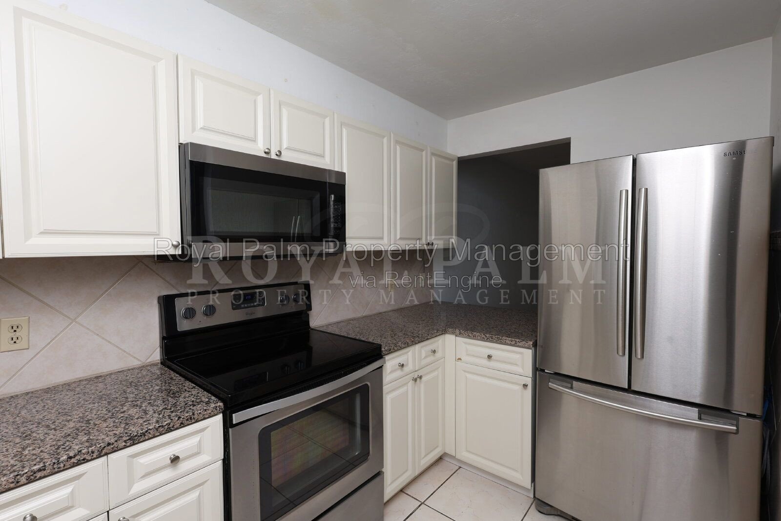 2 Bed, 2.5 Bath Townhouse with Balcony, Pool & Prime Bonita Springs Location property image