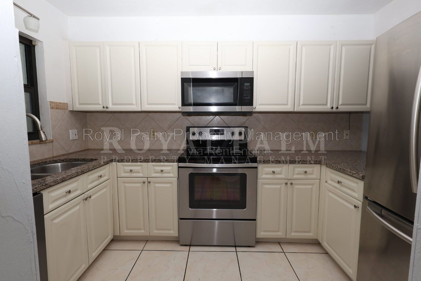 2 Bed, 2.5 Bath Townhouse with Balcony, Pool & Prime Bonita Springs Location property image