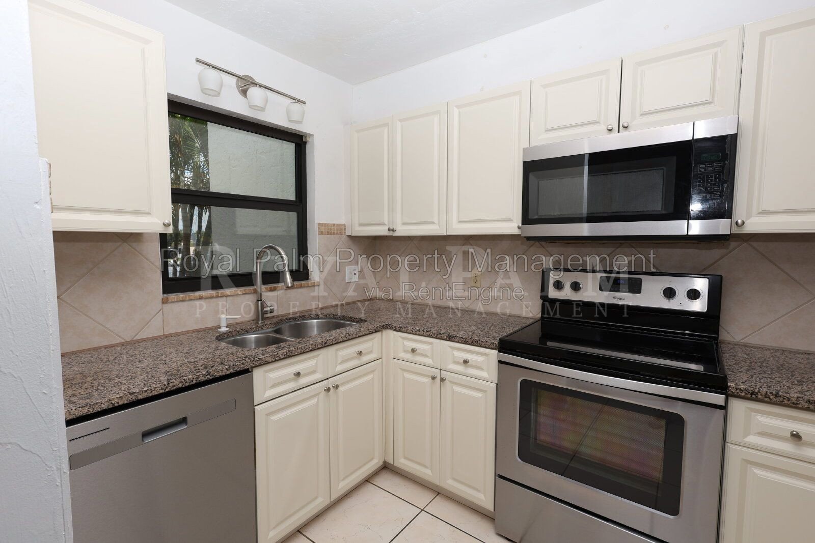 2 Bed, 2.5 Bath Townhouse with Balcony, Pool & Prime Bonita Springs Location property image