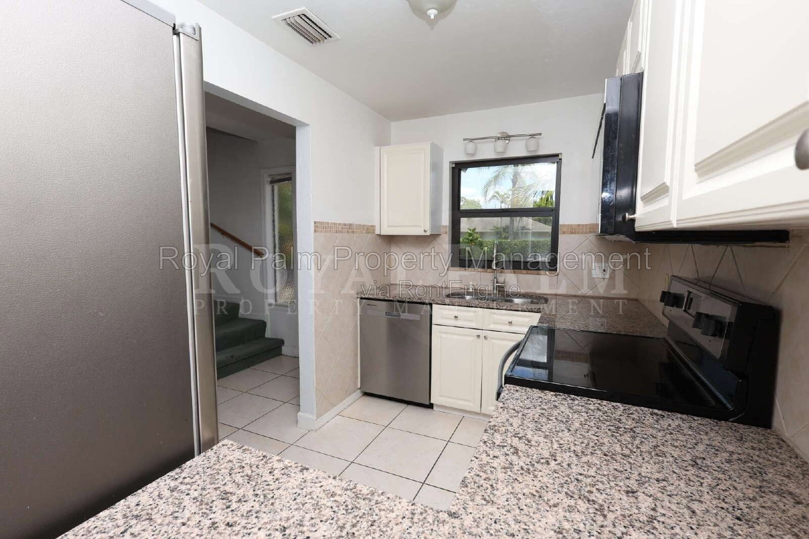 2 Bed, 2.5 Bath Townhouse with Balcony, Pool & Prime Bonita Springs Location property image