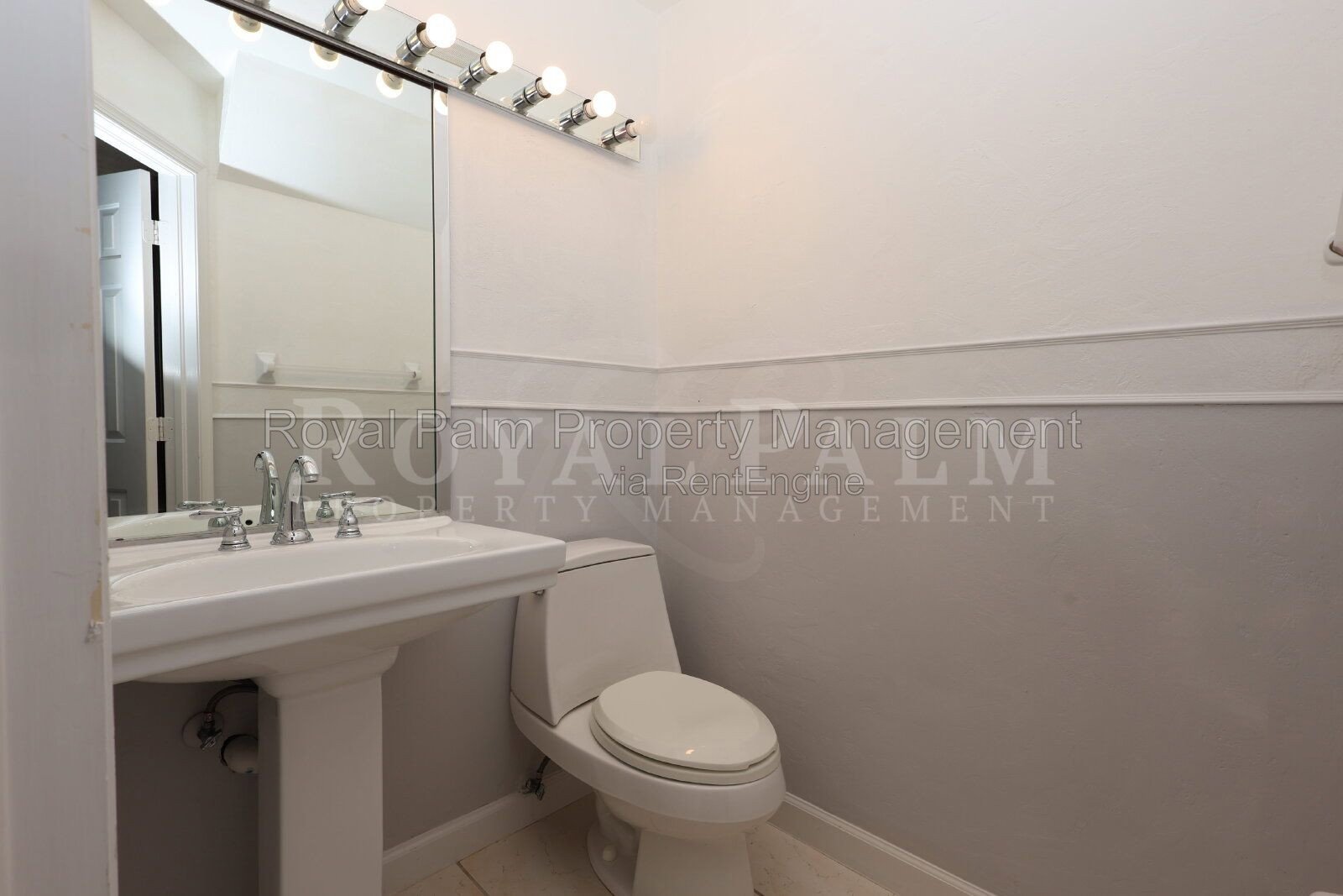 2 Bed, 2.5 Bath Townhouse with Balcony, Pool & Prime Bonita Springs Location property image
