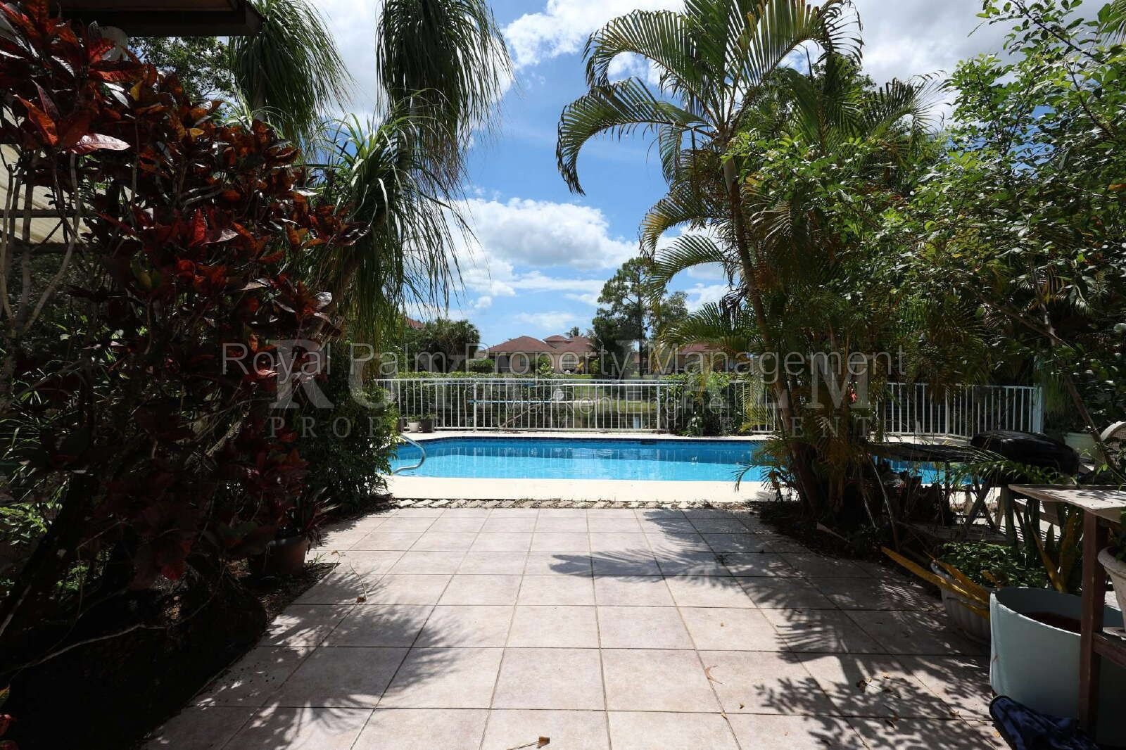 2 Bed, 2.5 Bath Townhouse with Balcony, Pool & Prime Bonita Springs Location property image