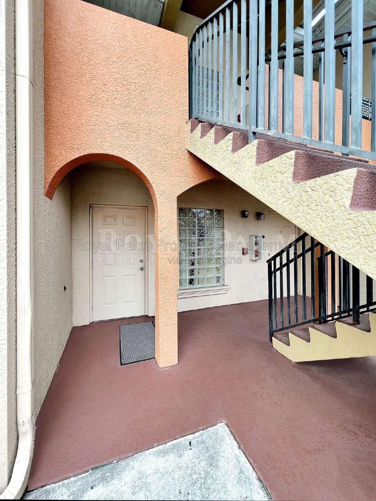 First-Floor 2 Bed, 2 Bath with In-Unit Washer & Dryer – Everyday Living Made Easy at Castilla Circle, Fort Myers property image