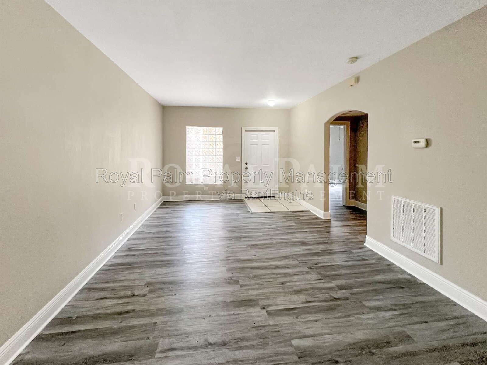 First-Floor 2 Bed, 2 Bath with In-Unit Washer & Dryer – Everyday Living Made Easy at Castilla Circle, Fort Myers property image