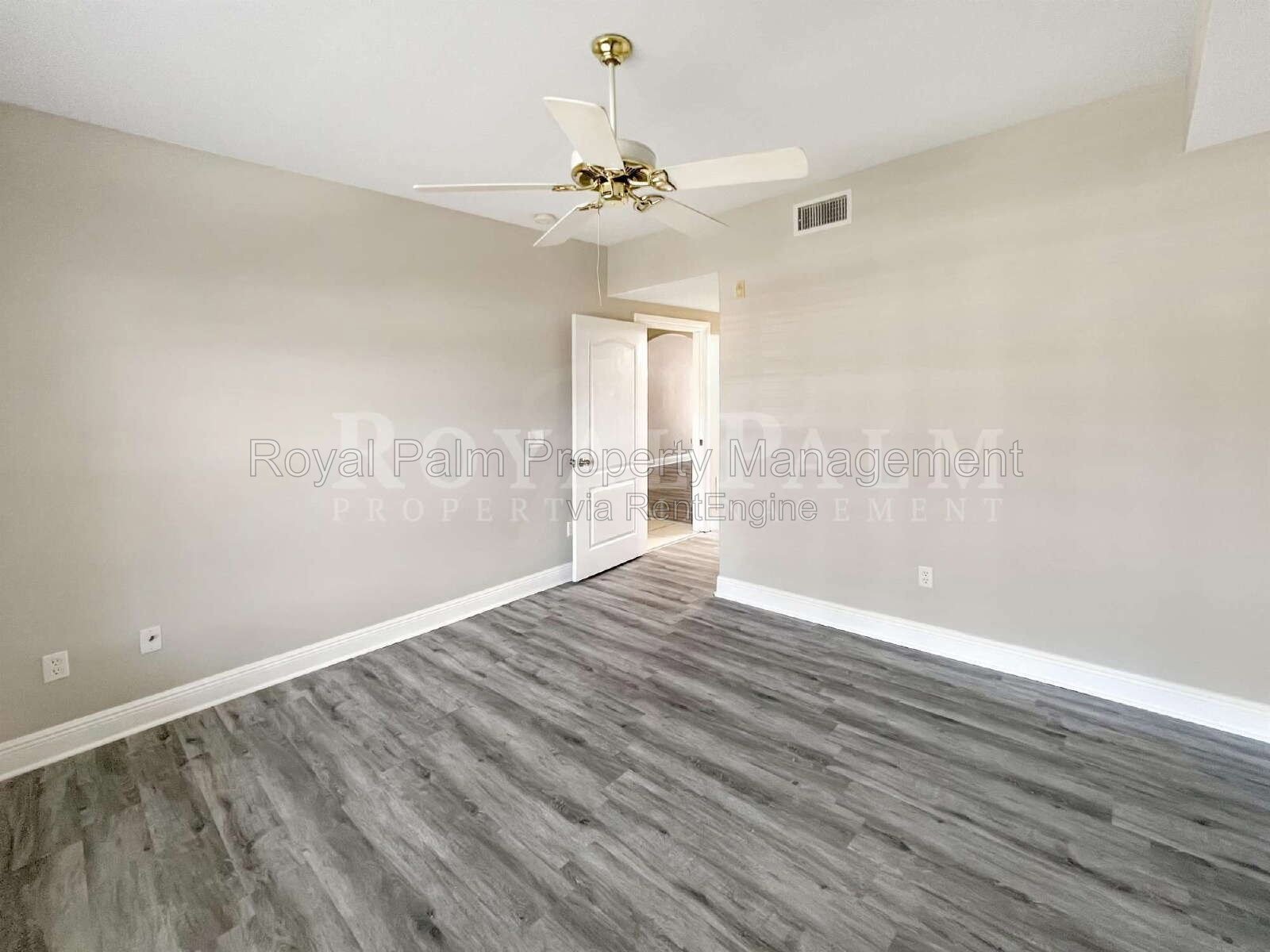 First-Floor 2 Bed, 2 Bath with In-Unit Washer & Dryer – Everyday Living Made Easy at Castilla Circle, Fort Myers property image