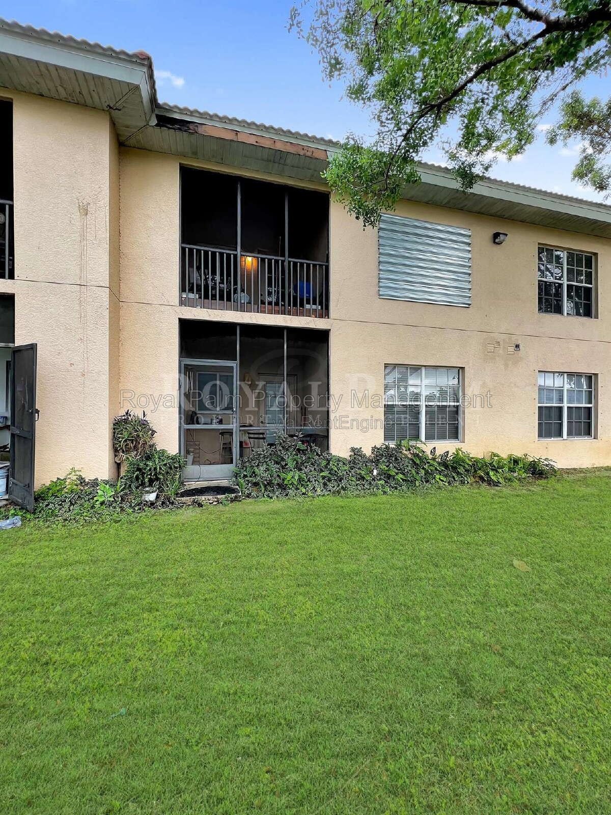 First-Floor 2 Bed, 2 Bath with In-Unit Washer & Dryer – Everyday Living Made Easy at Castilla Circle, Fort Myers property image