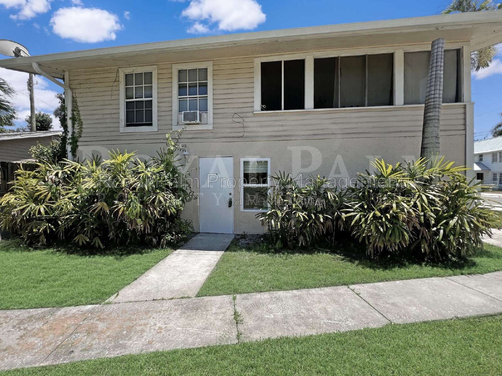 Charming 2-Bedroom Retreat in the Heart of Fort Myers at 1615 Evans Ave - 2! property image