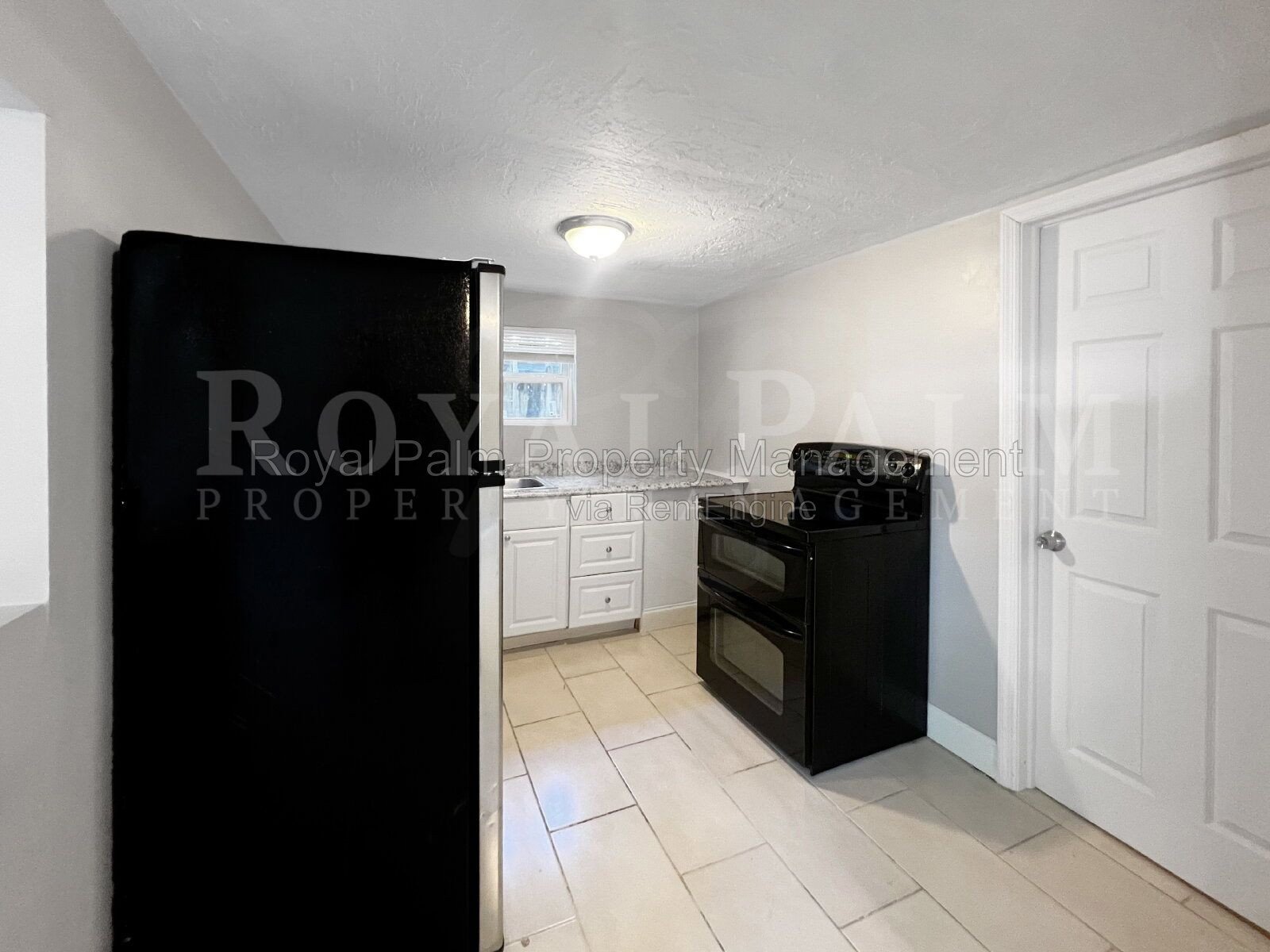 Charming 2-Bedroom Retreat in the Heart of Fort Myers at 1615 Evans Ave - 2! property image