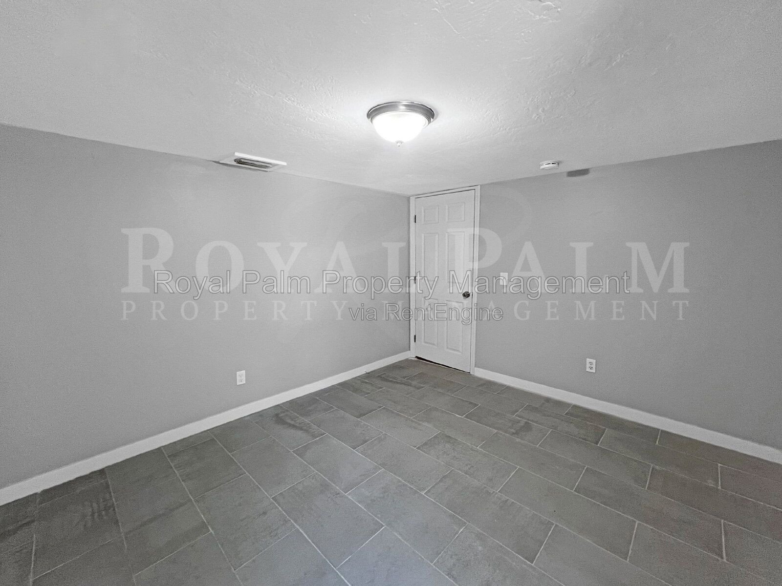 Charming 2-Bedroom Retreat in the Heart of Fort Myers at 1615 Evans Ave - 2! property image