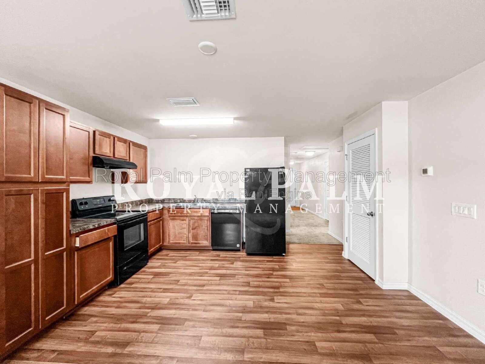 4BR/2BA Duplex Living in Vistanna Villas + Washer & Dryer! — Space, Style, and Laundry Convenience All in One. property image