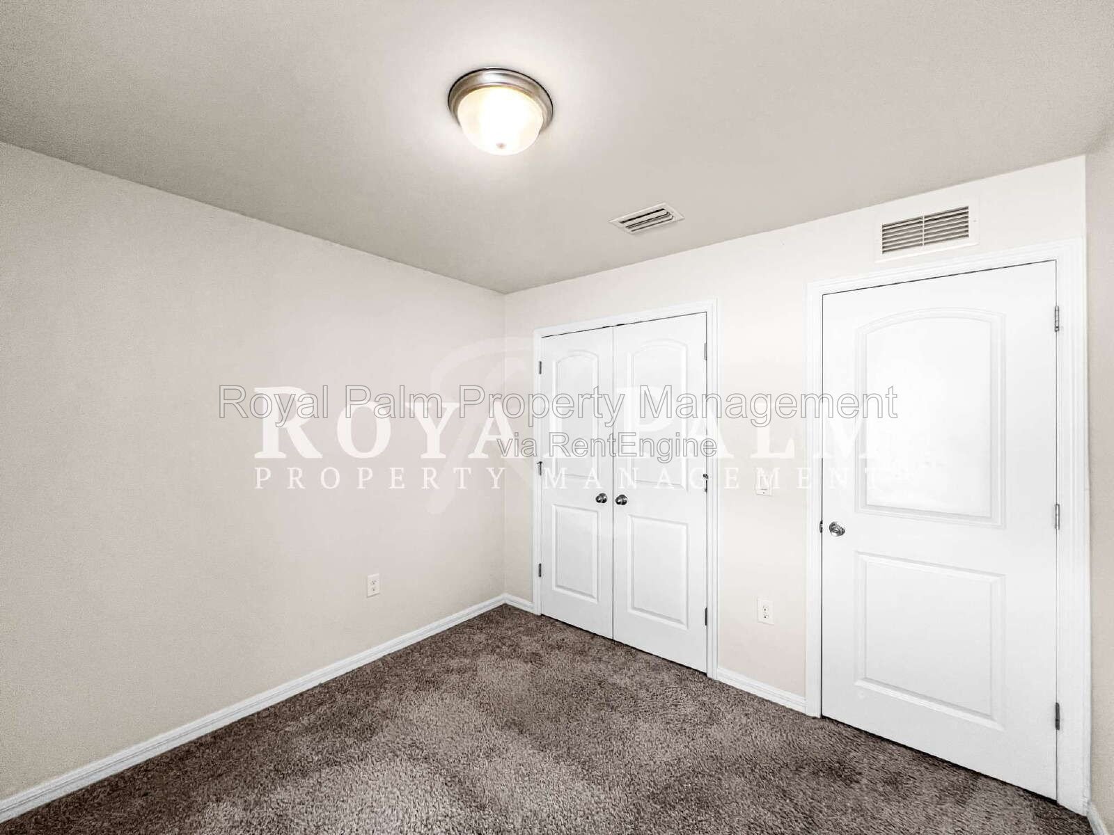 4BR/2BA Duplex Living in Vistanna Villas + Washer & Dryer! — Space, Style, and Laundry Convenience All in One. property image