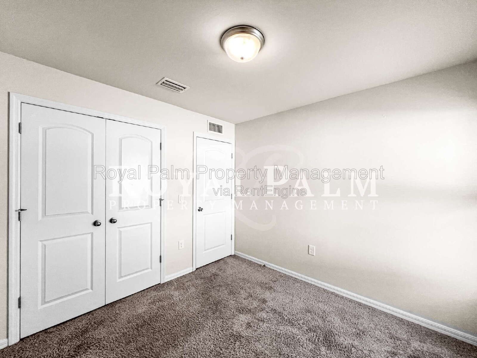 4BR/2BA Duplex Living in Vistanna Villas + Washer & Dryer! — Space, Style, and Laundry Convenience All in One. property image