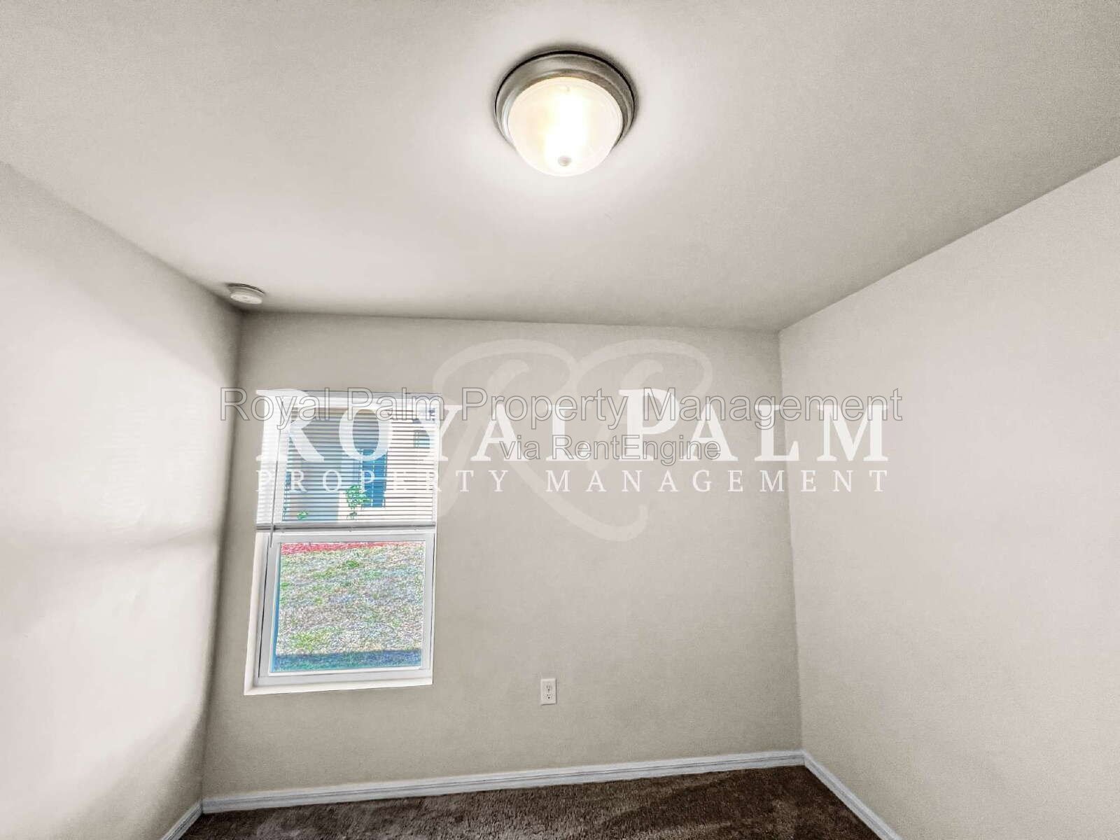 4BR/2BA Duplex Living in Vistanna Villas + Washer & Dryer! — Space, Style, and Laundry Convenience All in One. property image