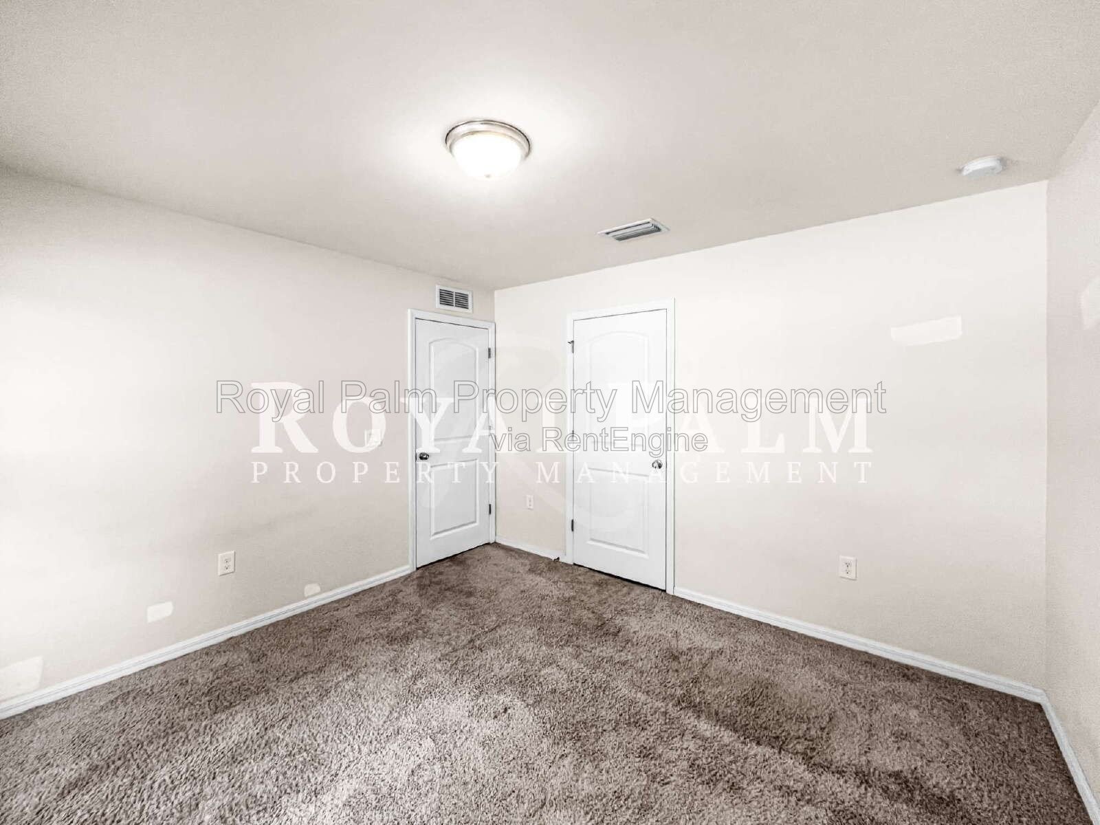 4BR/2BA Duplex Living in Vistanna Villas + Washer & Dryer! — Space, Style, and Laundry Convenience All in One. property image
