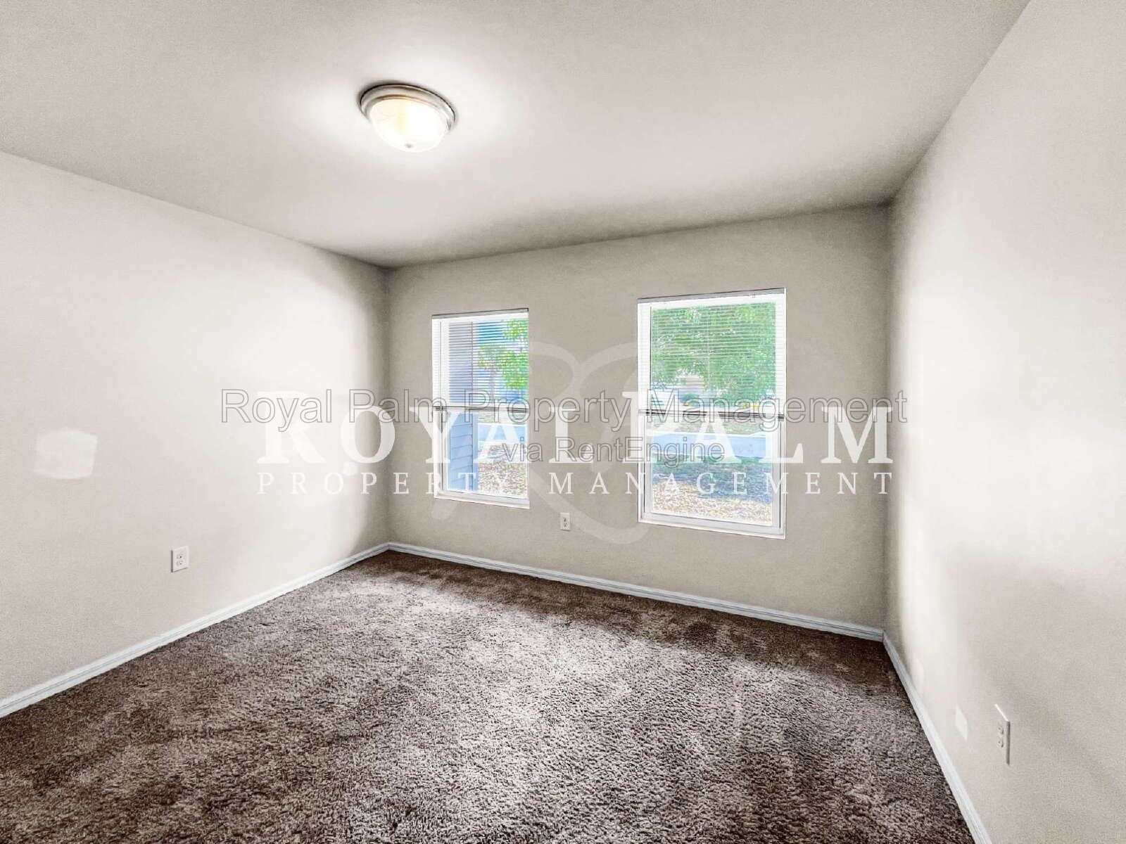 4BR/2BA Duplex Living in Vistanna Villas + Washer & Dryer! — Space, Style, and Laundry Convenience All in One. property image