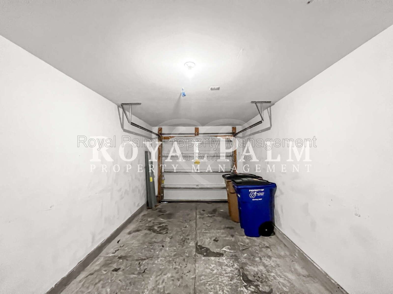 4BR/2BA Duplex Living in Vistanna Villas + Washer & Dryer! — Space, Style, and Laundry Convenience All in One. property image