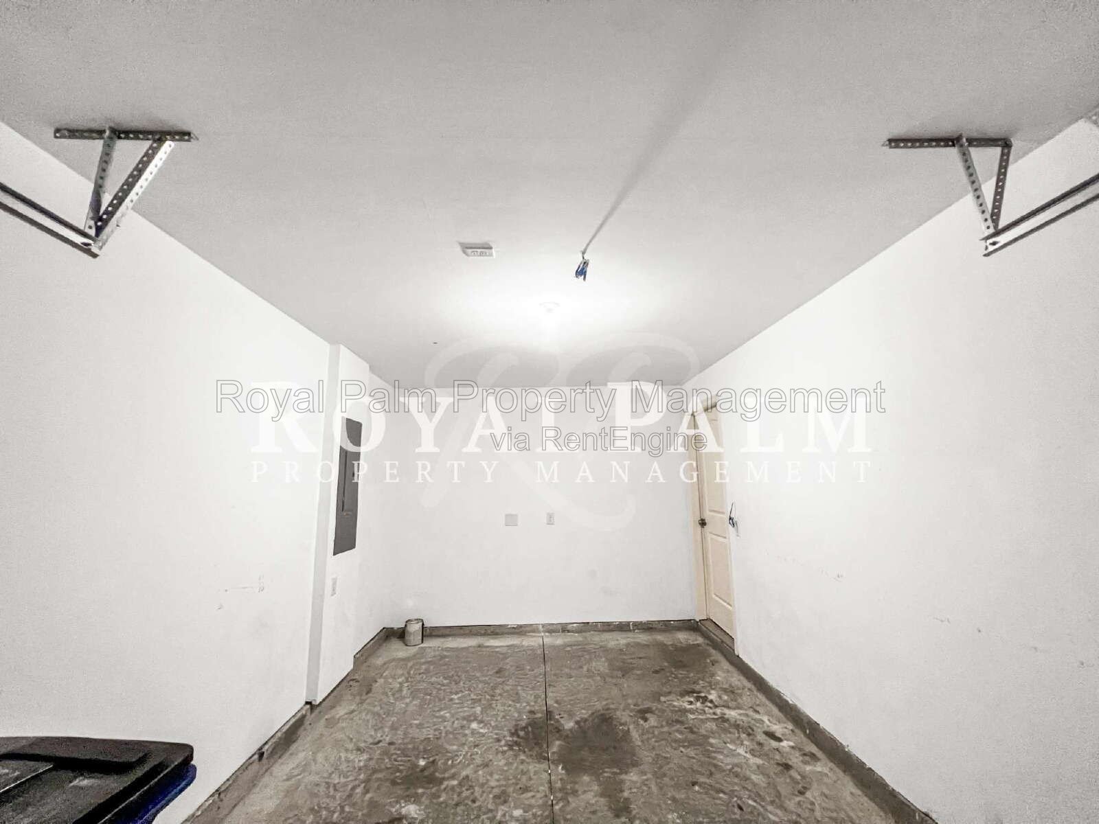 4BR/2BA Duplex Living in Vistanna Villas + Washer & Dryer! — Space, Style, and Laundry Convenience All in One. property image