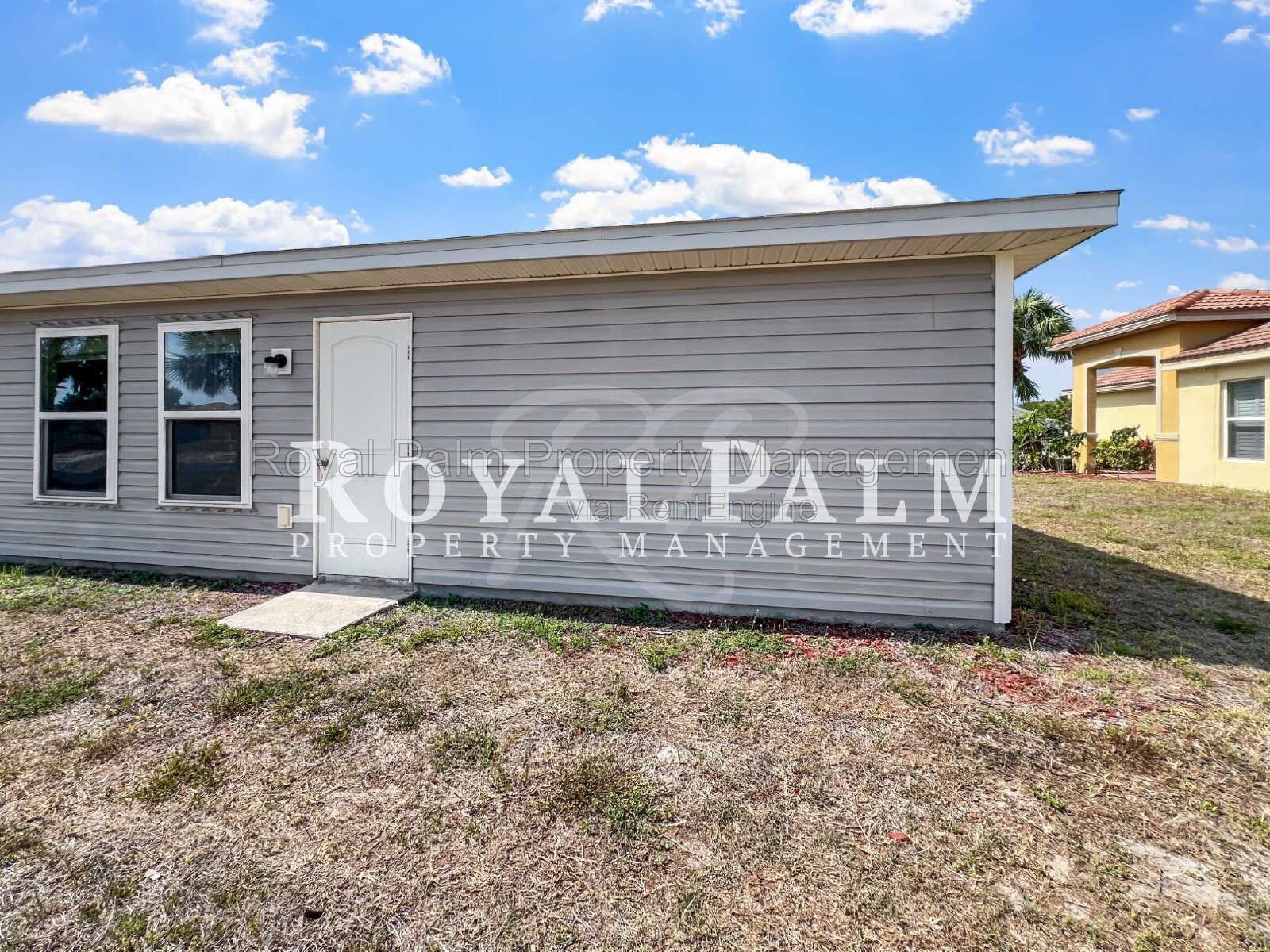 4BR/2BA Duplex Living in Vistanna Villas + Washer & Dryer! — Space, Style, and Laundry Convenience All in One. property image