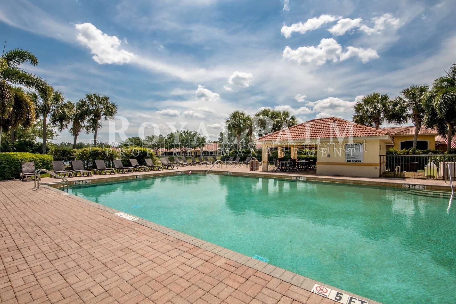 4BR/2BA Duplex Living in Vistanna Villas + Washer & Dryer! — Space, Style, and Laundry Convenience All in One. property image