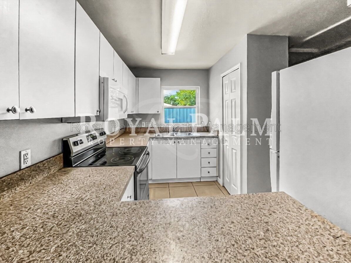 2BR/2BA That Actually Gets It Right — Pets Welcome, Zero HOA Drama! property image