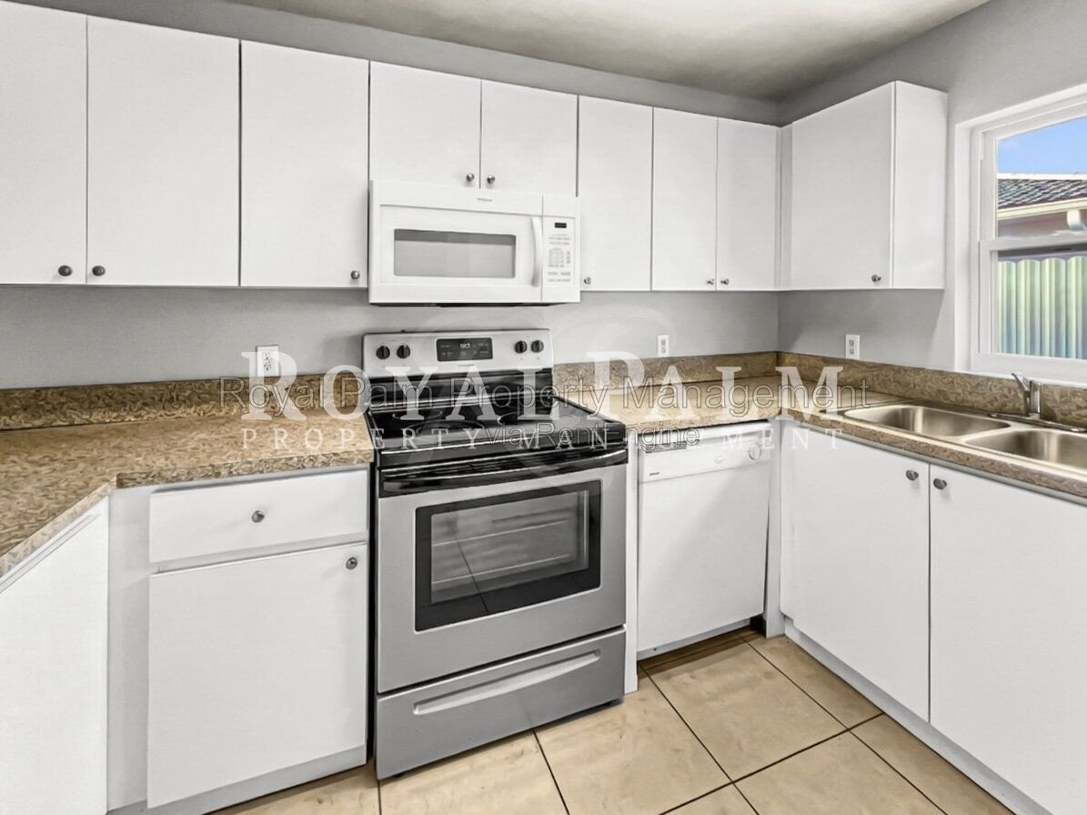 2BR/2BA That Actually Gets It Right — Pets Welcome, Zero HOA Drama! property image