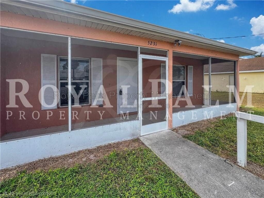 Charming 3-Bed, 2-Bath in Lehigh Acres. Your Duplex Dream Just Got Better! property image