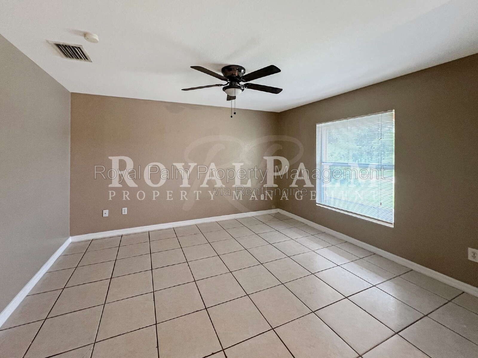 Charming 3-Bed, 2-Bath in Lehigh Acres. Your Duplex Dream Just Got Better! property image