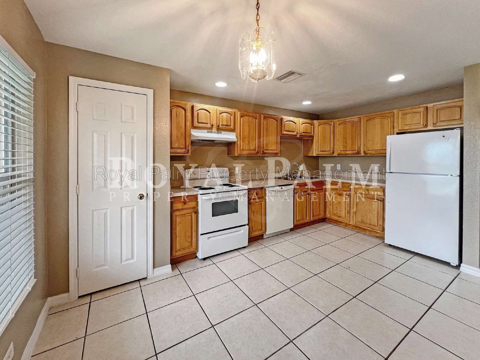 Charming 3-Bed, 2-Bath in Lehigh Acres. Your Duplex Dream Just Got Better! property image