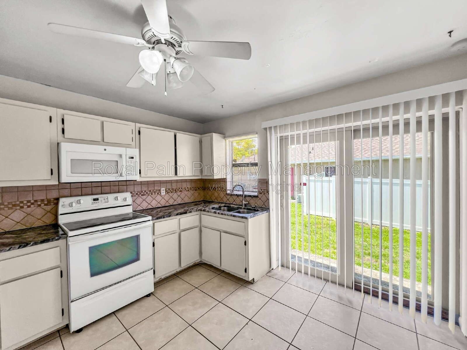 Charming 3-Bedroom Duplex Oasis with 2 Full Baths in Lehigh Acres, Where Space Actually Makes Sense! property image