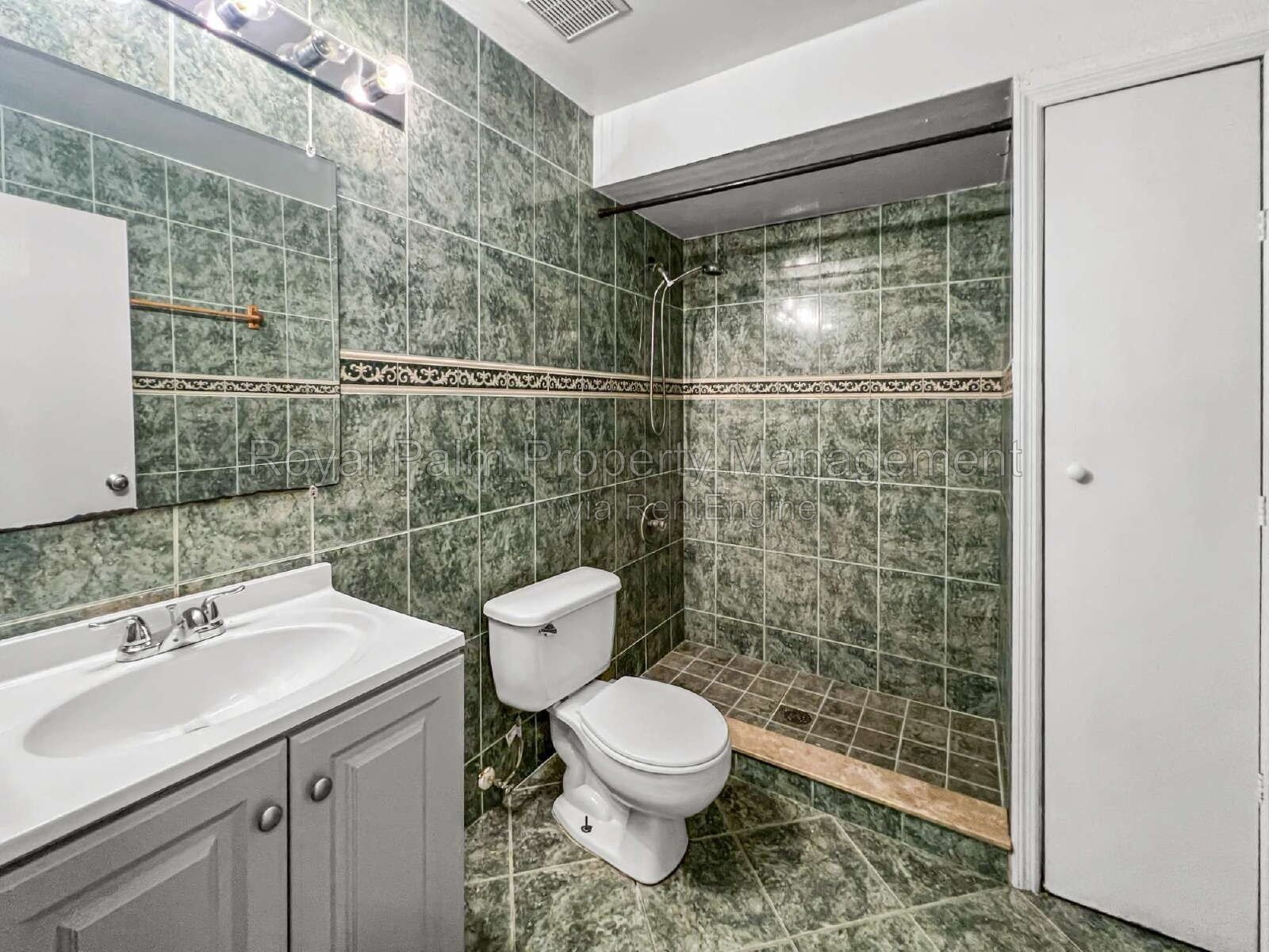 Charming 3-Bedroom Duplex Oasis with 2 Full Baths in Lehigh Acres, Where Space Actually Makes Sense! property image