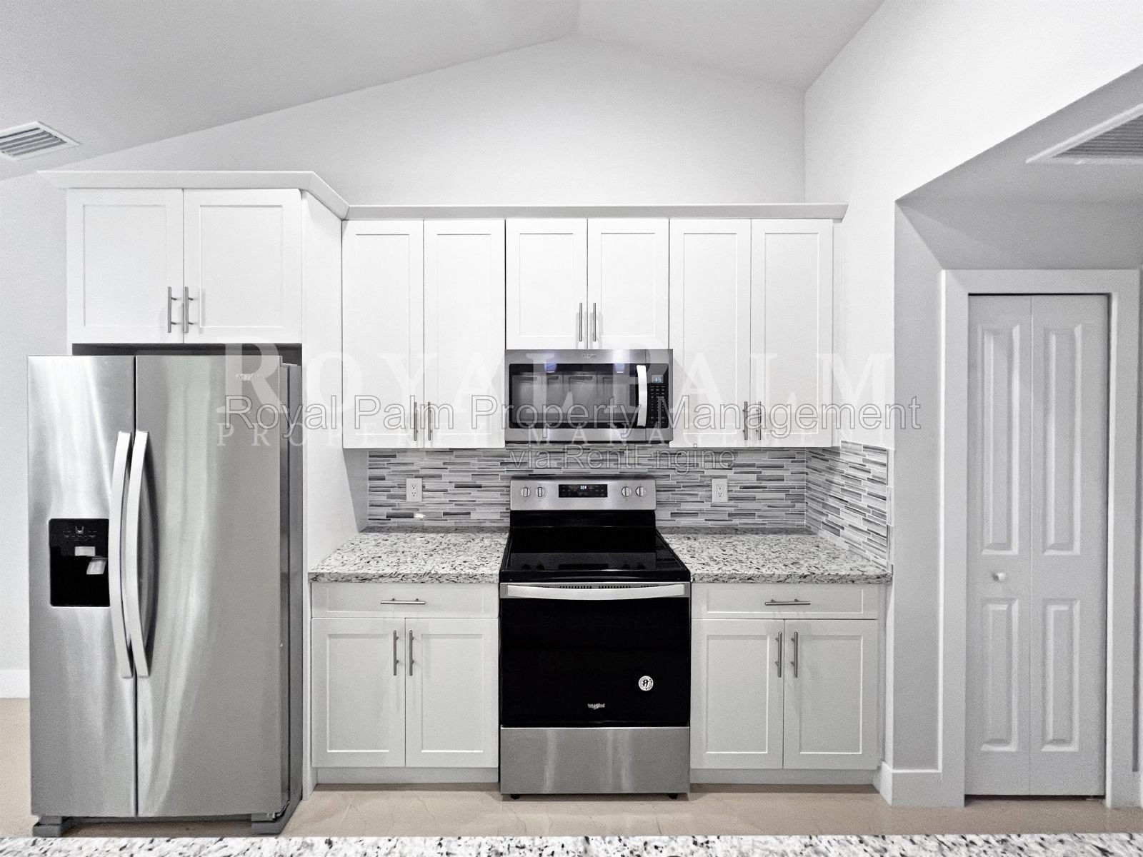 Grand Double Doors, Zero Guilt Utility Bills | 3-Bedroom Solar Home in Lehigh Acres property image