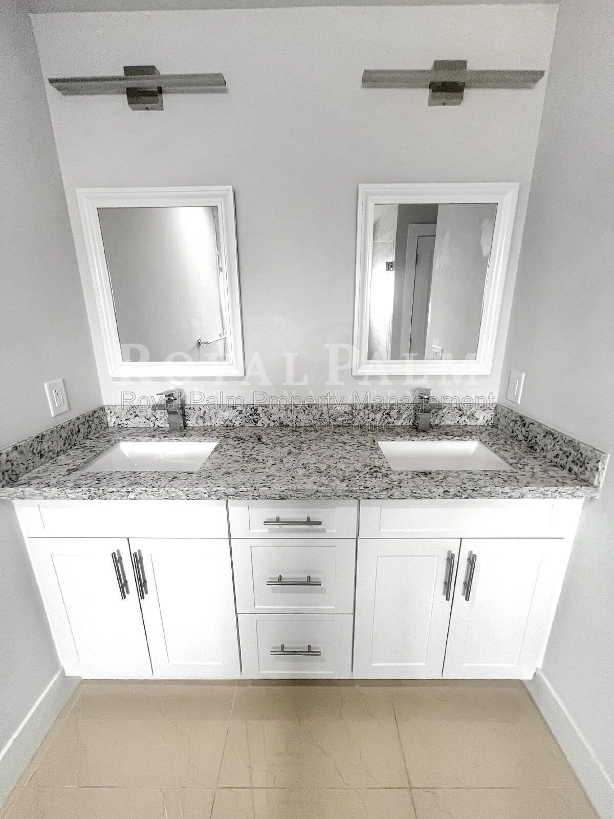 Grand Double Doors, Zero Guilt Utility Bills | 3-Bedroom Solar Home in Lehigh Acres property image