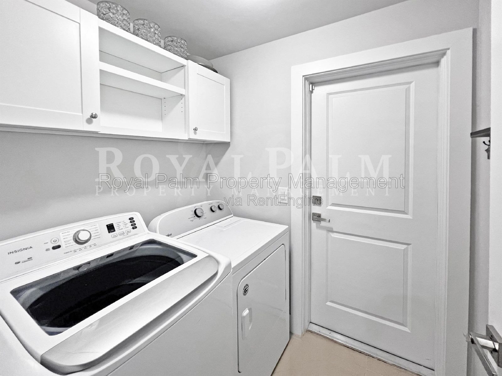 Grand Double Doors, Zero Guilt Utility Bills | 3-Bedroom Solar Home in Lehigh Acres property image
